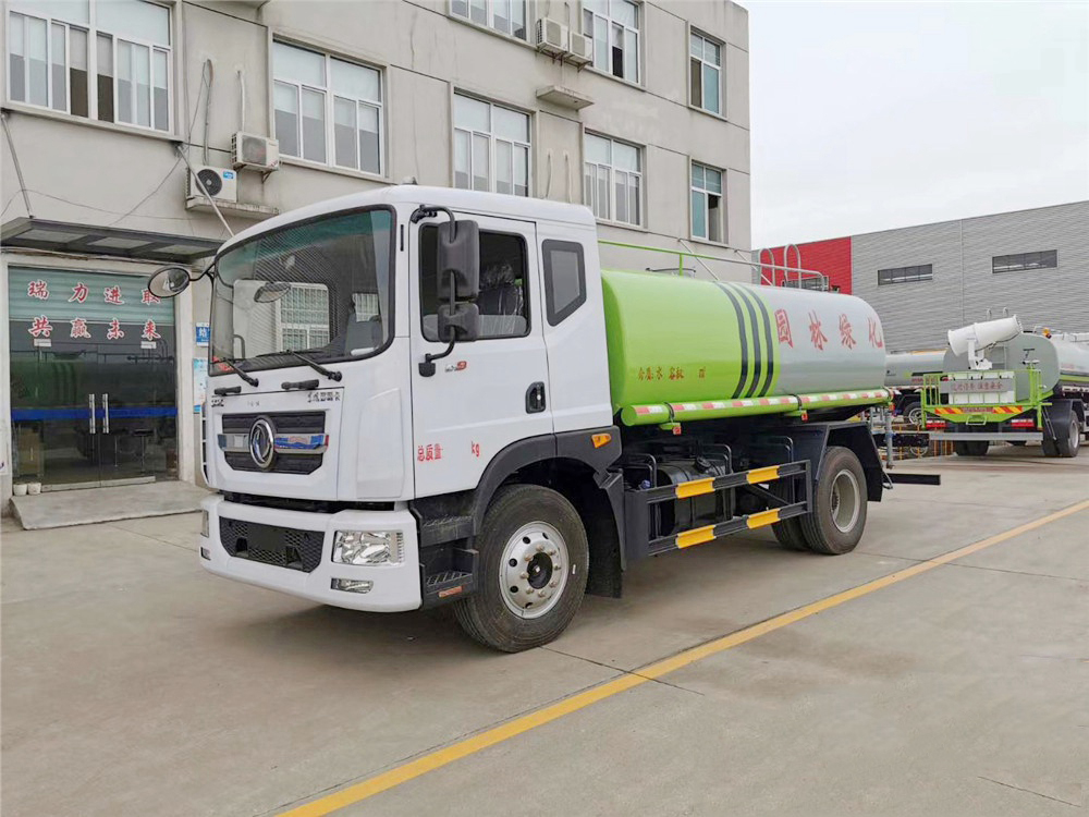 國六12立方東風(fēng)D9 灑水車(chē)